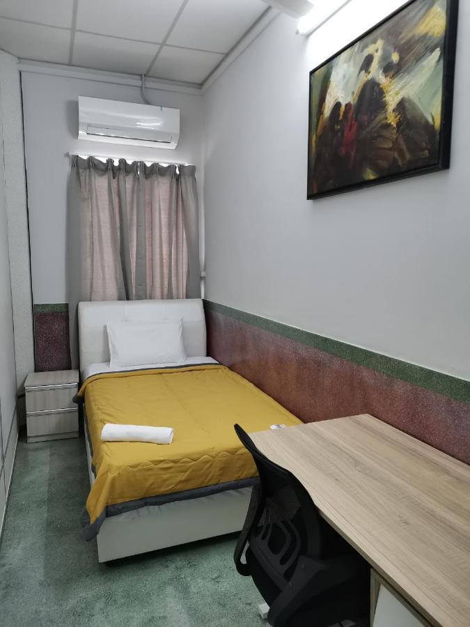 G Fortune Guest House Victoria Green George Town Exterior photo